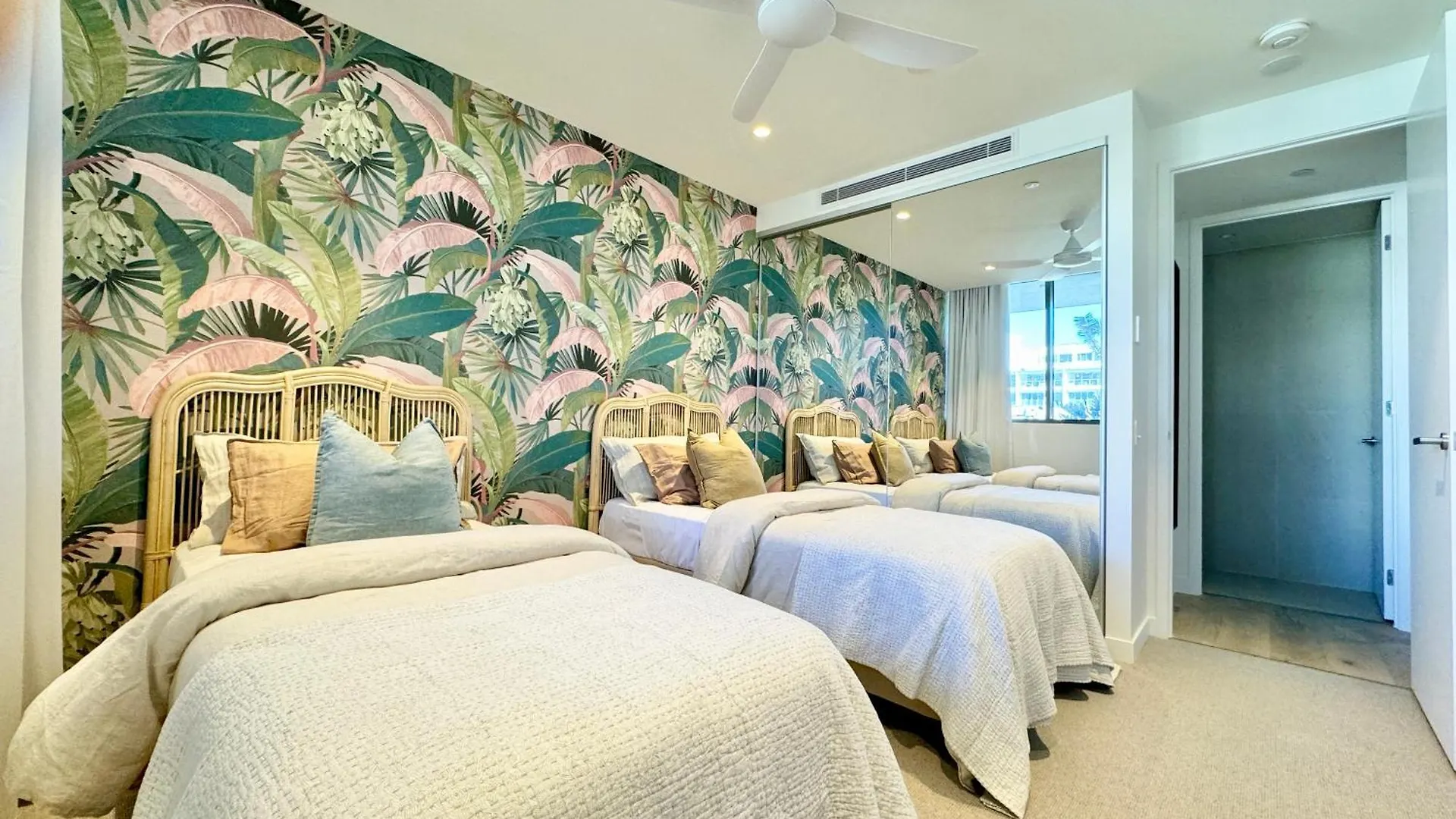 The Reef - Kirra Beach Gold Coast Apartment